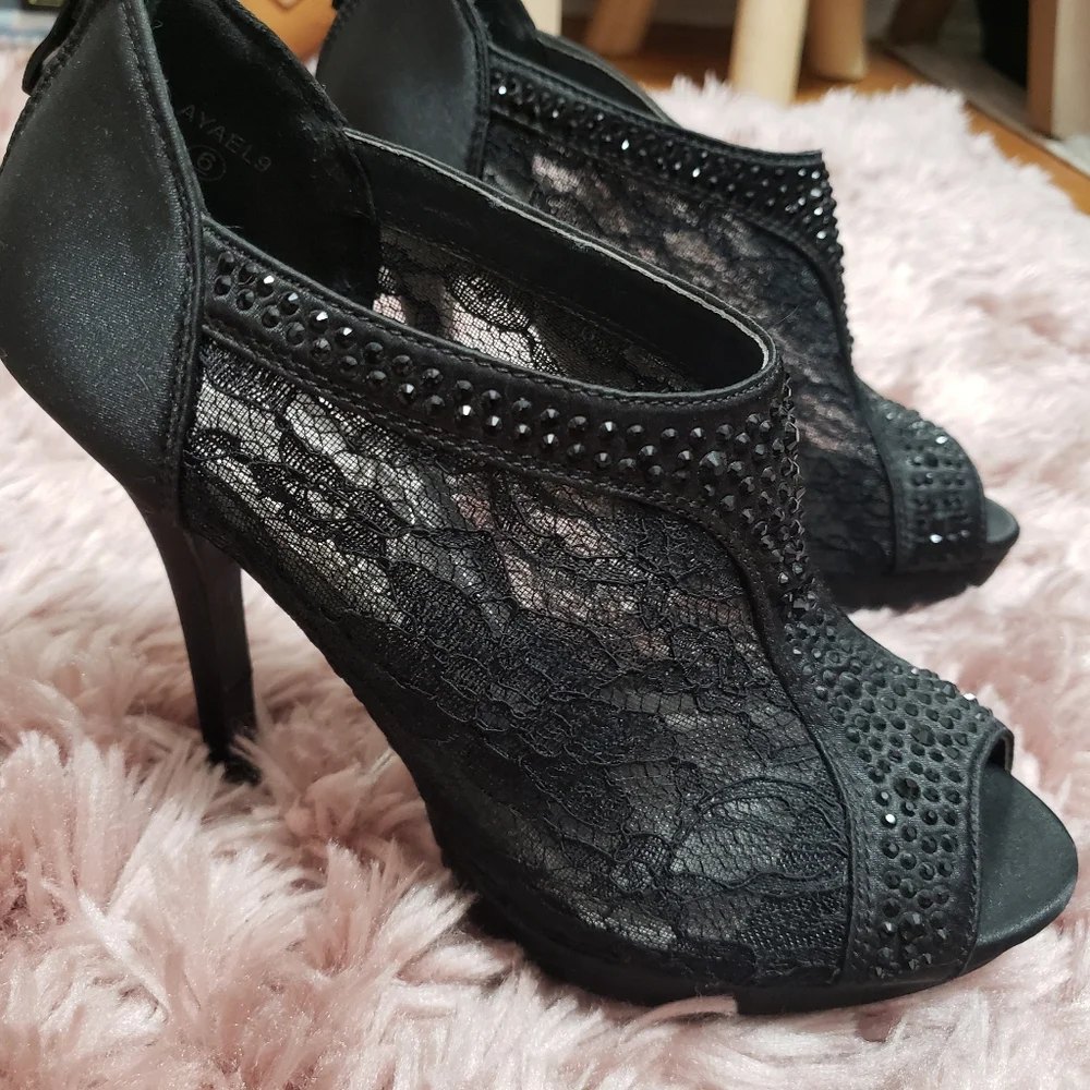 Black Lace AYAEL9 Michaelangelo Heels - Picture 6 of 11